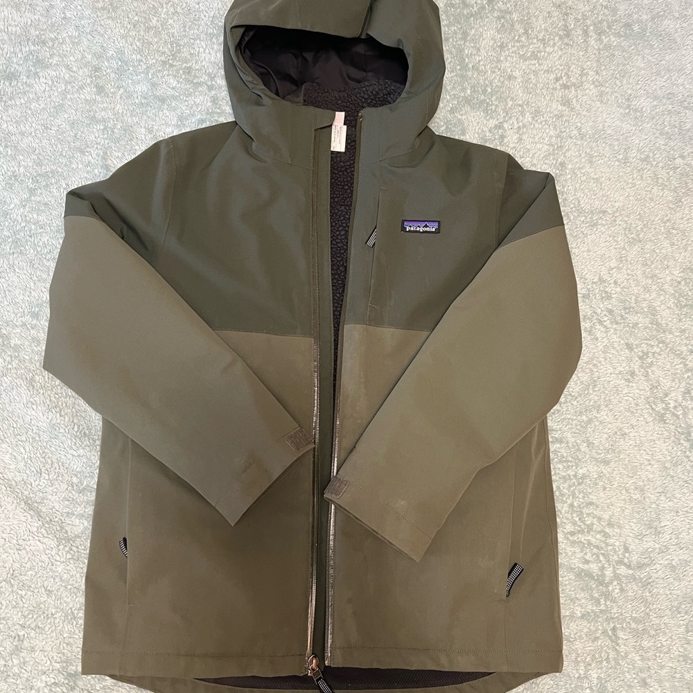 Patagonia Kids Olive Green 4 in 1 everyday jacket